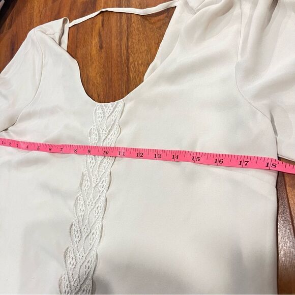 ASTR Cream and Lace Dress - Picture 3 of 8